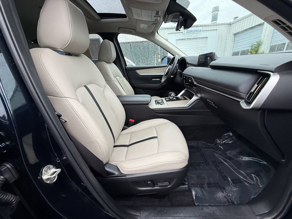 Used 2024 MAZDA CX-90 Plug-In Hybrid w/ Preferred AWD/4WD image 28