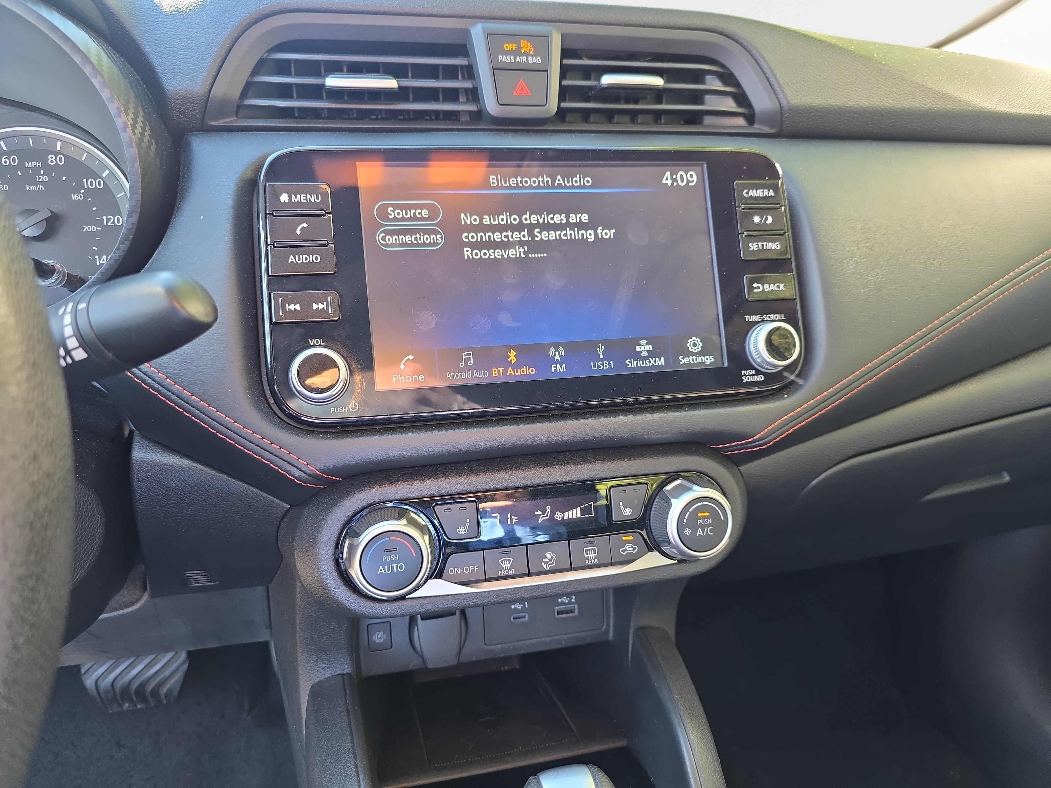 Used 2024 Nissan Versa SR FWD image 6