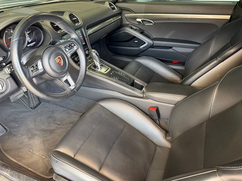 Certified 2024 Porsche 718 Cayman RWD image 4