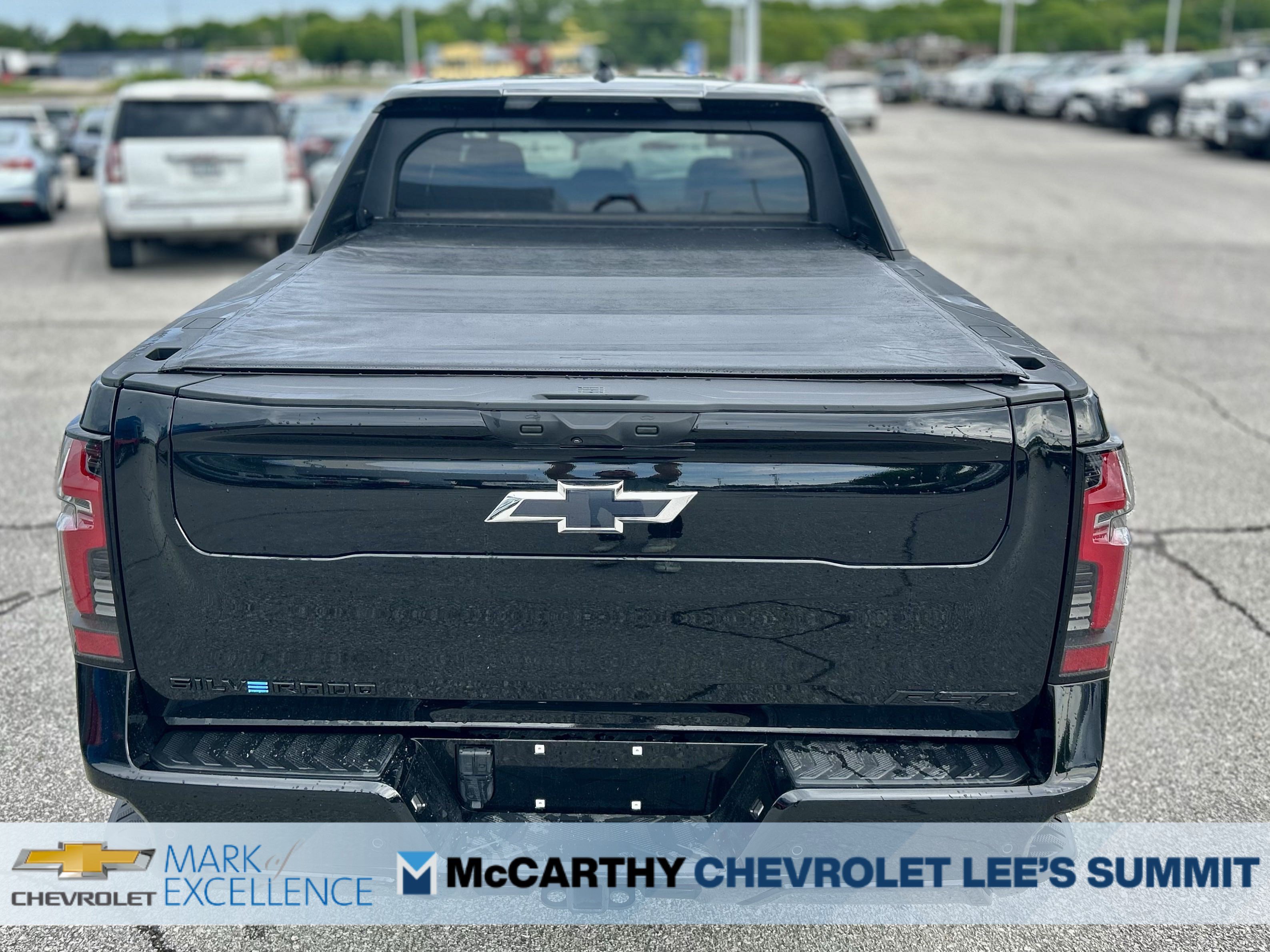 New 2024 Chevrolet Silverado EV RST image 9