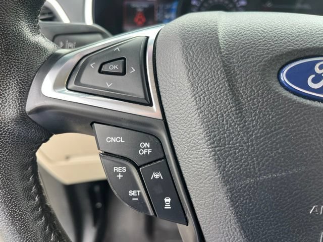 Used 2019 Ford Edge Titanium FWD image 16