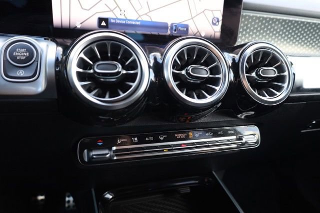 Used 2024 Mercedes-Benz GLB 250 4MATIC image 26