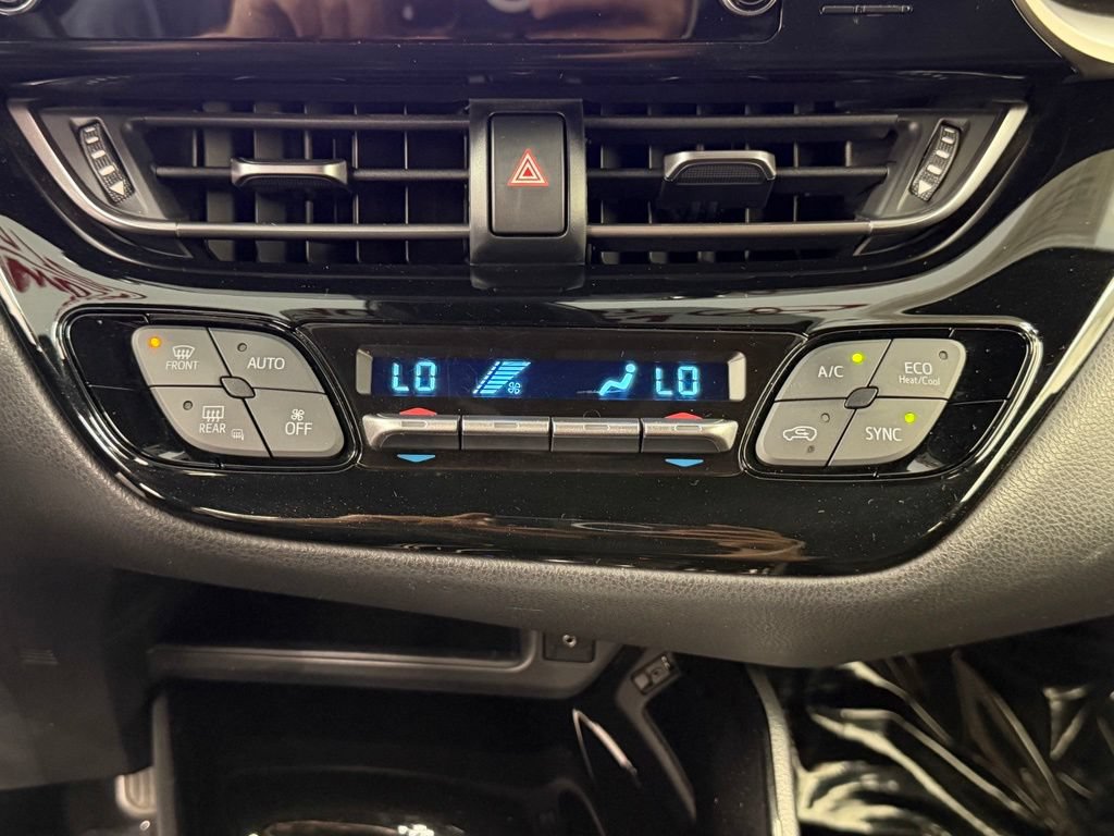 Used 2019 Toyota C-HR XLE FWD image 34