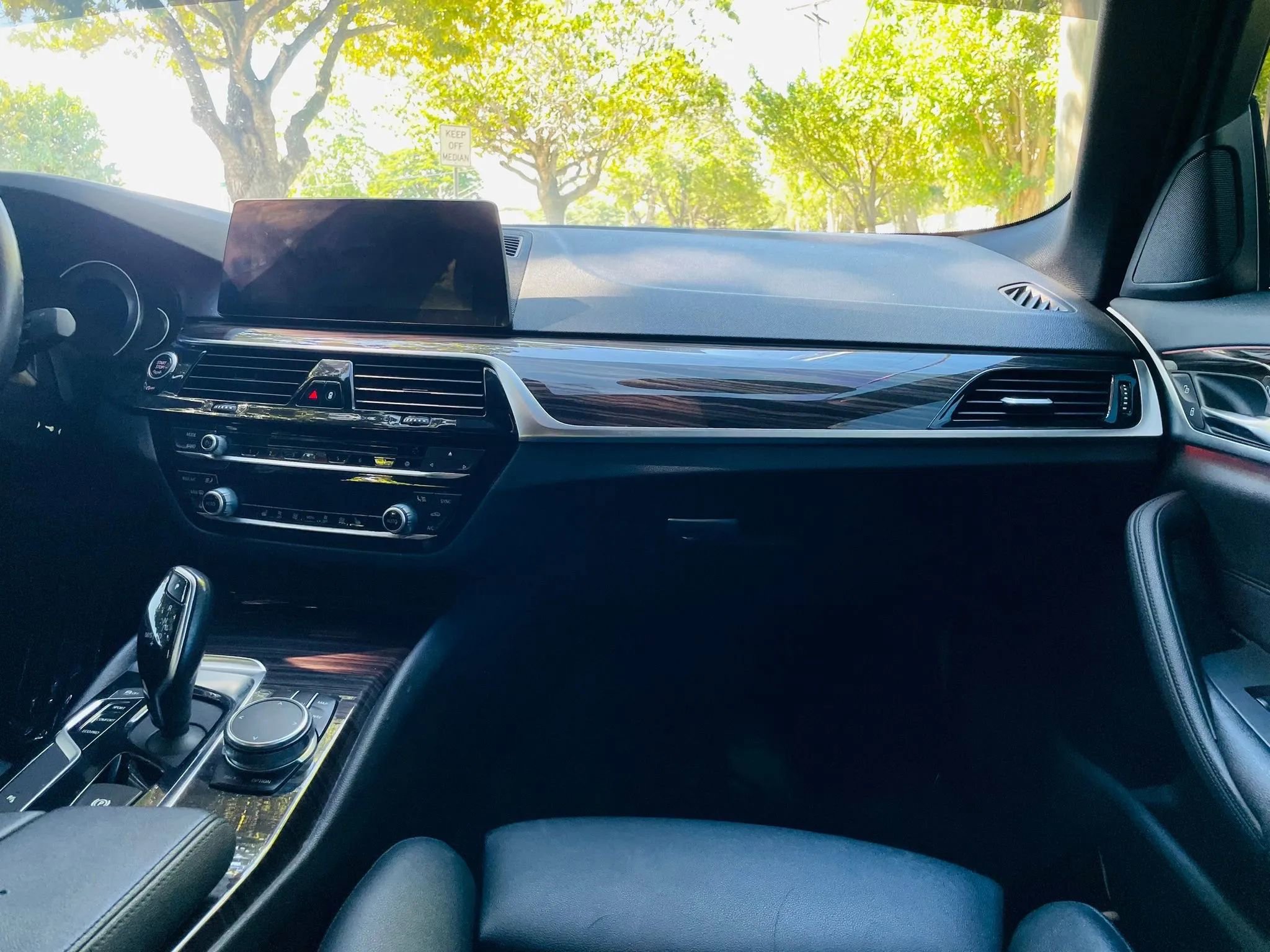 Used 2019 BMW 530i w/ Convenience Package image 13