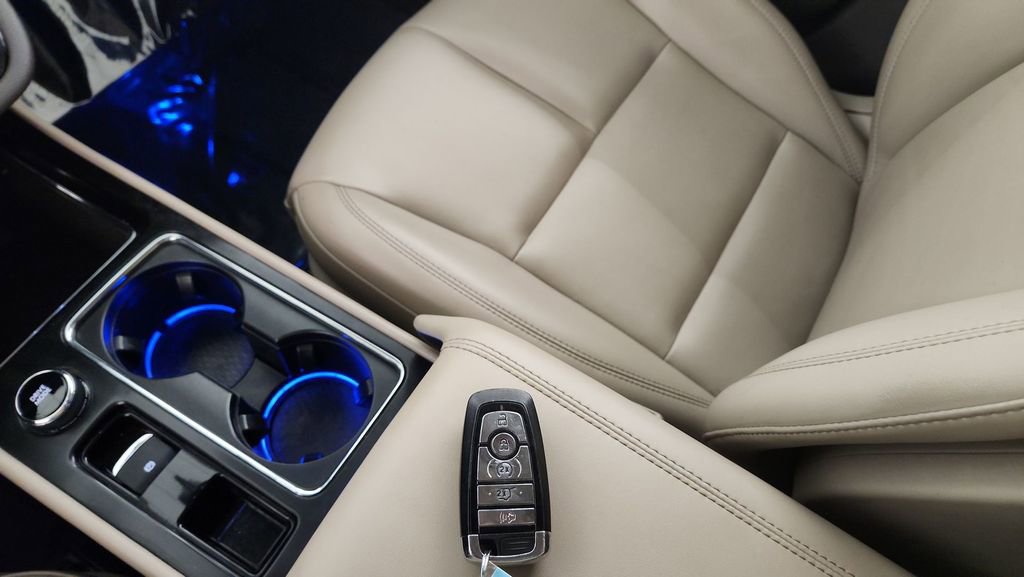 Used 2021 Lincoln Corsair FWD w/ Equipment Group 101A image 21