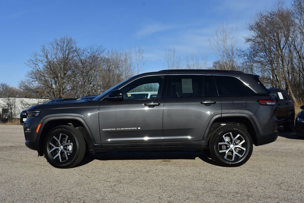 Certified 2025 Jeep Grand Cherokee Limited AWD/4WD image 3