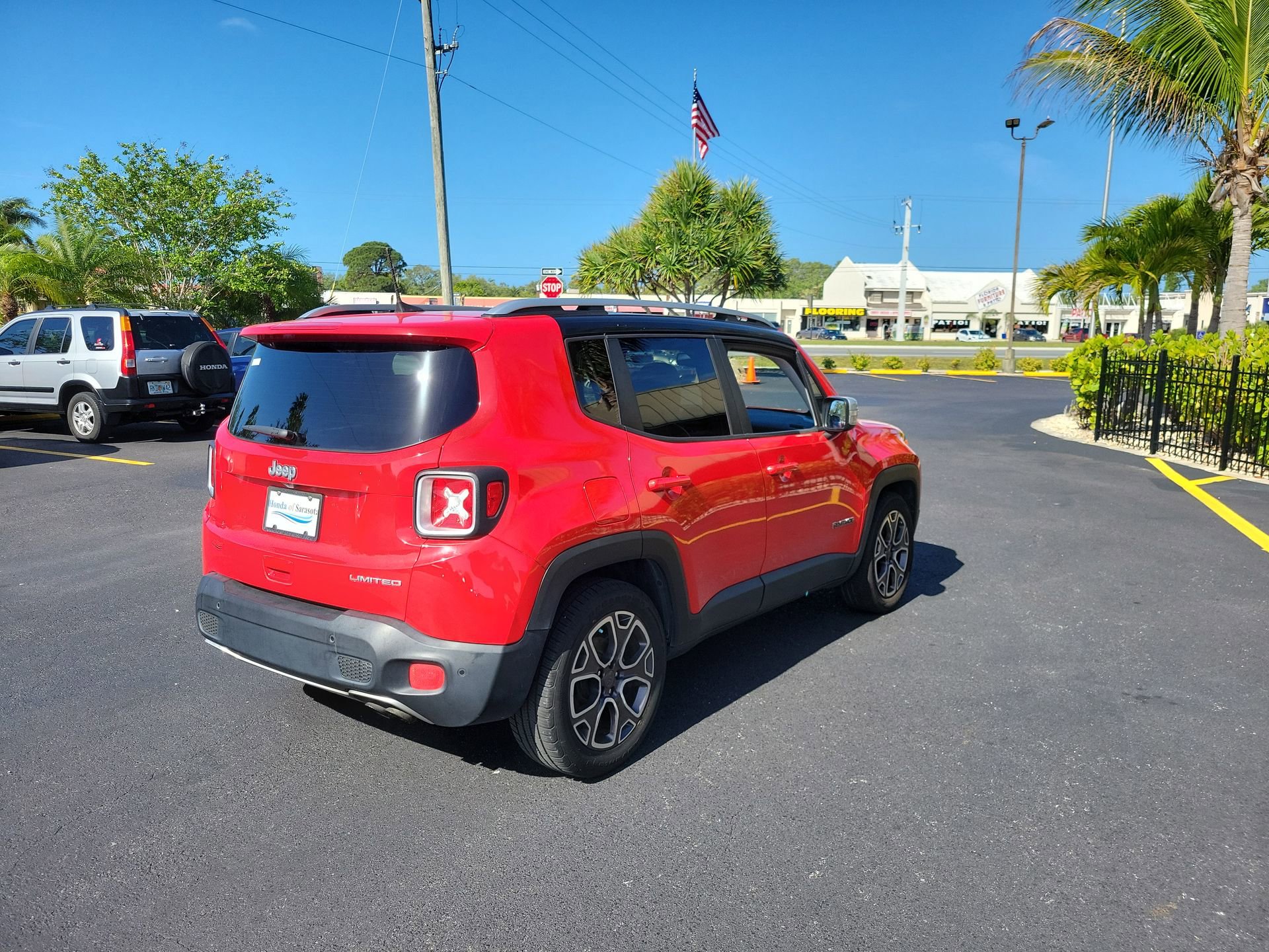 Used 2018 Jeep Renegade Limited w/ UConnect 8.4 Nav Group FWD image 6