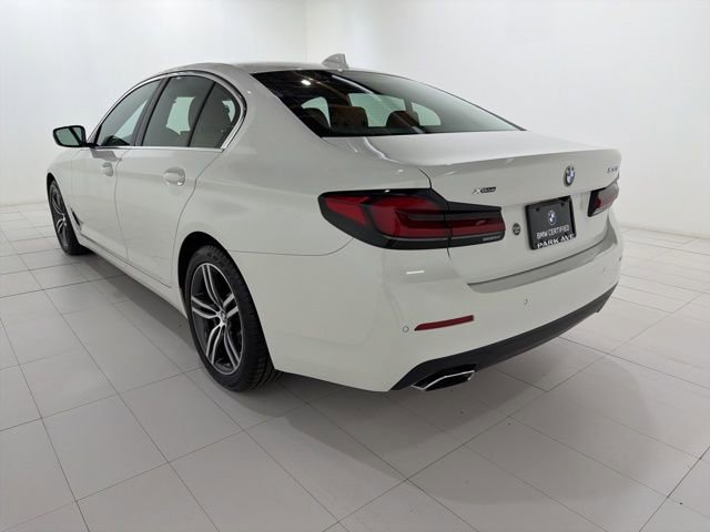 Certified 2023 BMW 530i xDrive w/ Premium Package AWD/4WD image 3