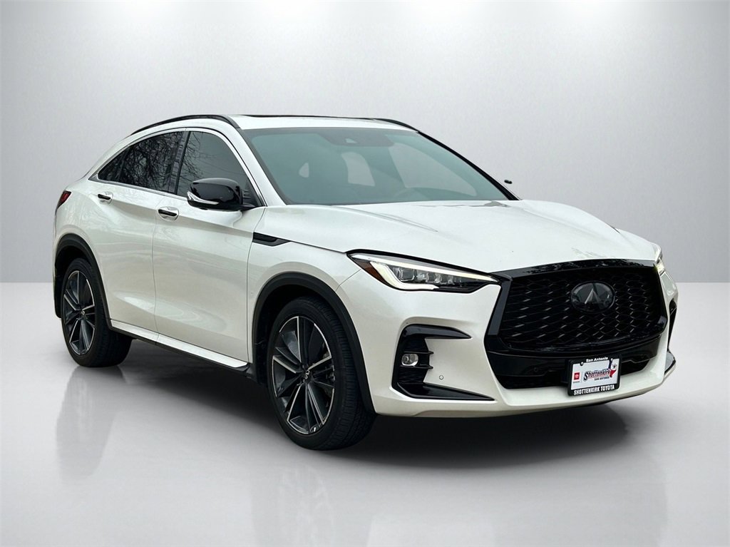 Used 2023 INFINITI QX55 Essential image 3