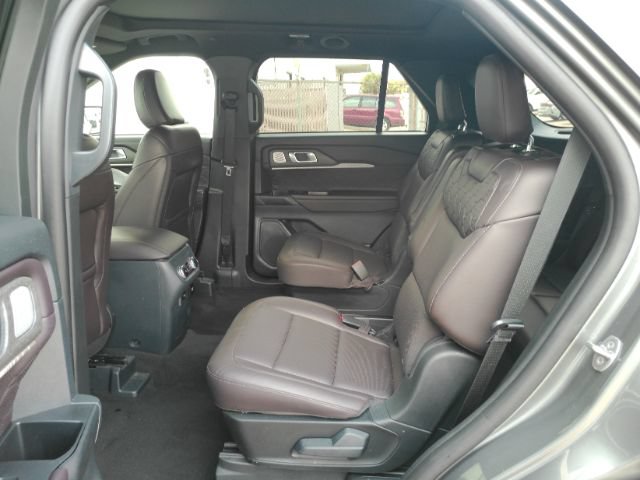 Used 2025 Ford Explorer Platinum w/ LUX Leather Package AWD/4WD image 7