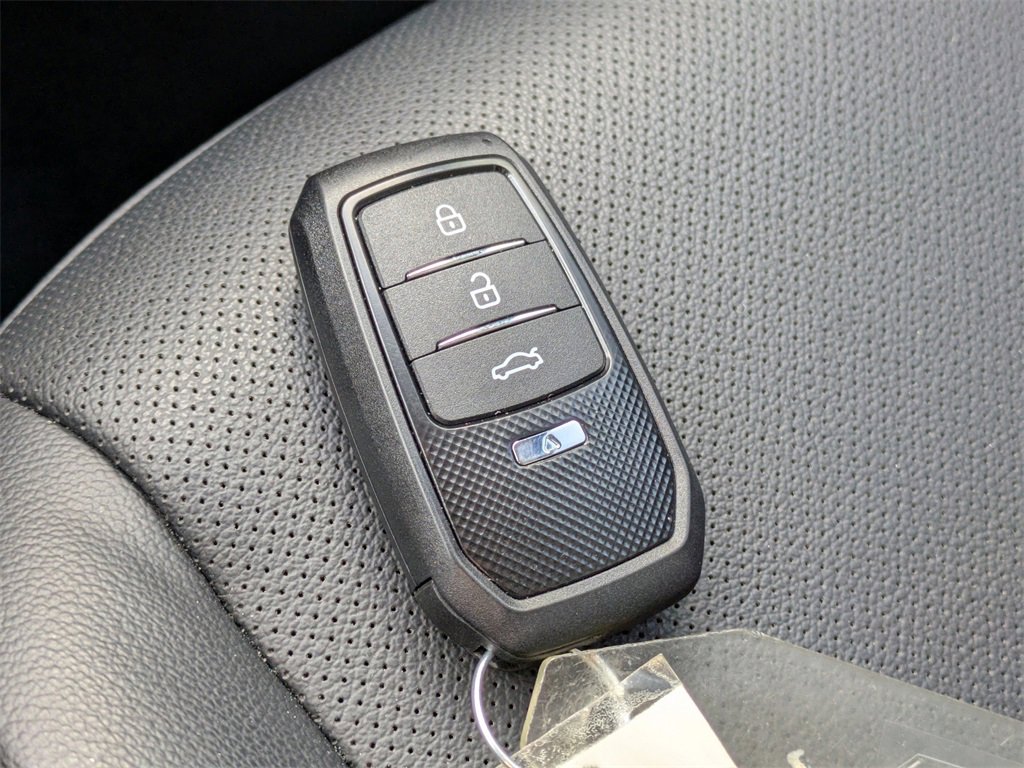 Used 2023 Kia Sportage EX image 29