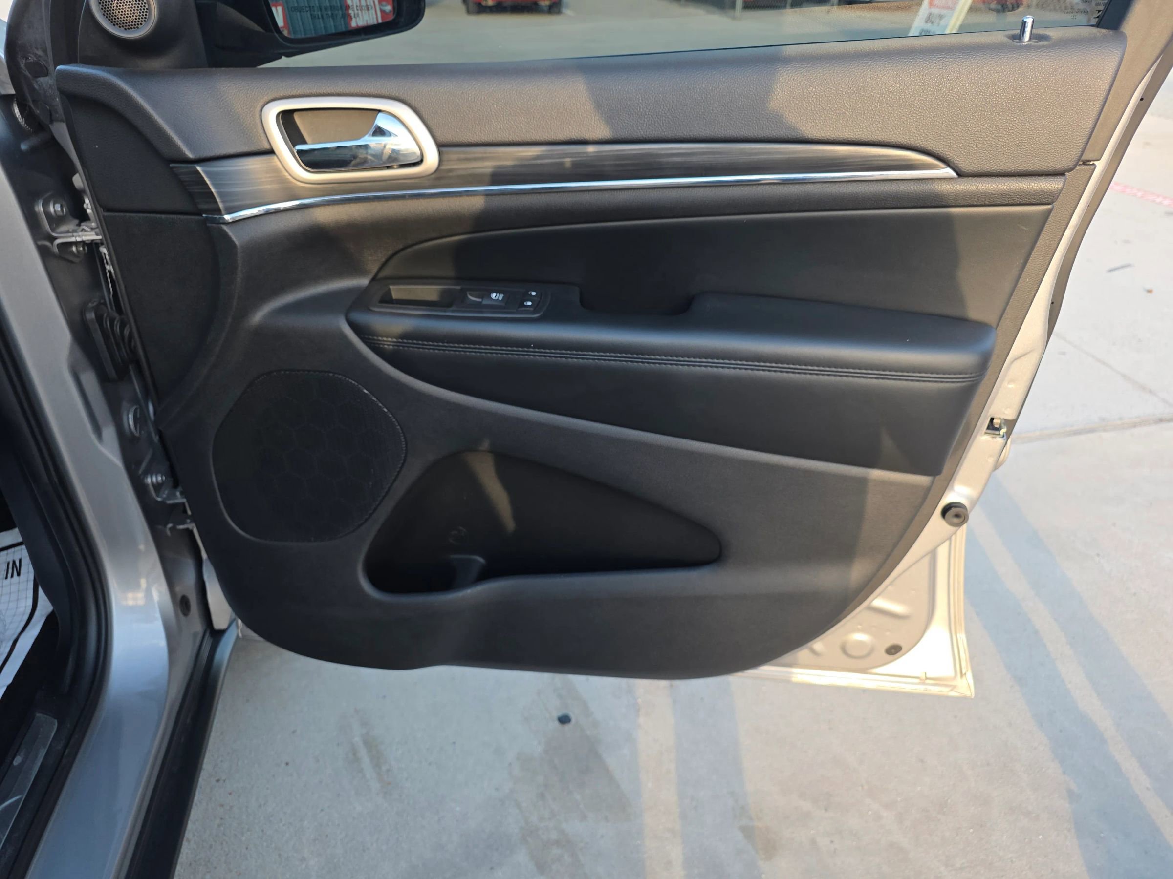 Used 2020 Jeep Grand Cherokee Limited image 26