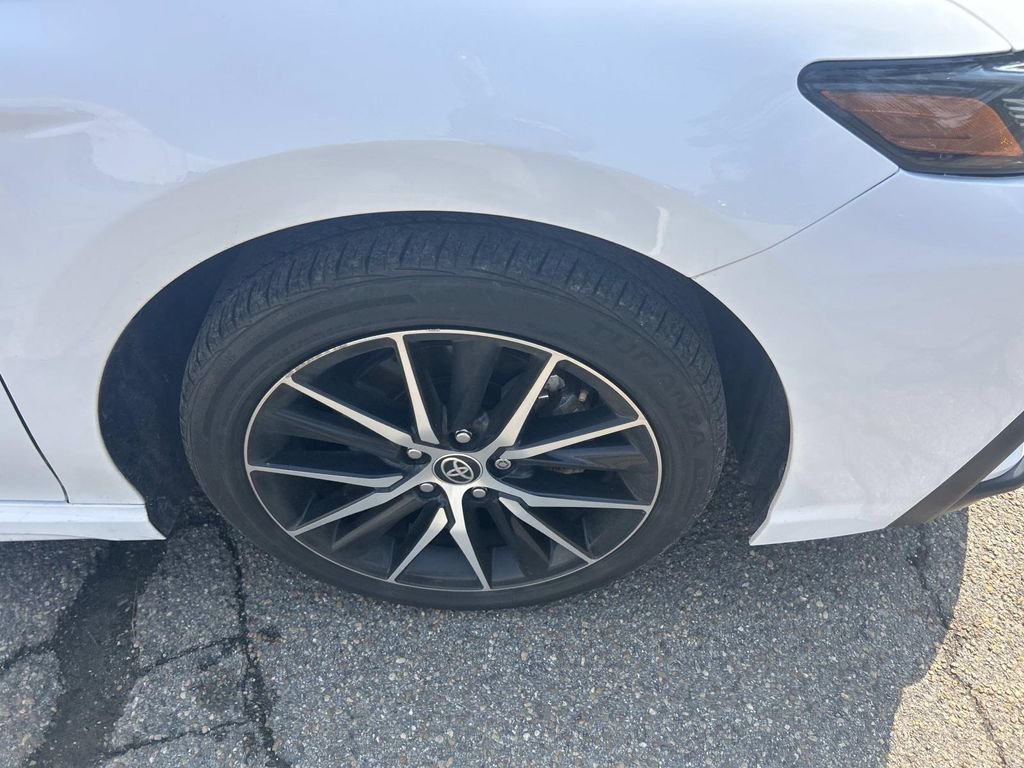 Used 2024 Toyota Camry SE image 12