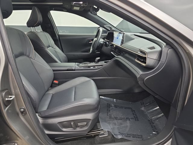 Used 2023 Toyota Crown AWD/4WD image 45