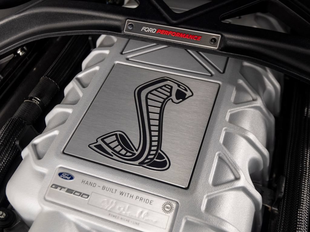 Used 2022 Ford Mustang Shelby GT500 w/ Carbon Fiber Track Pack RWD image 48