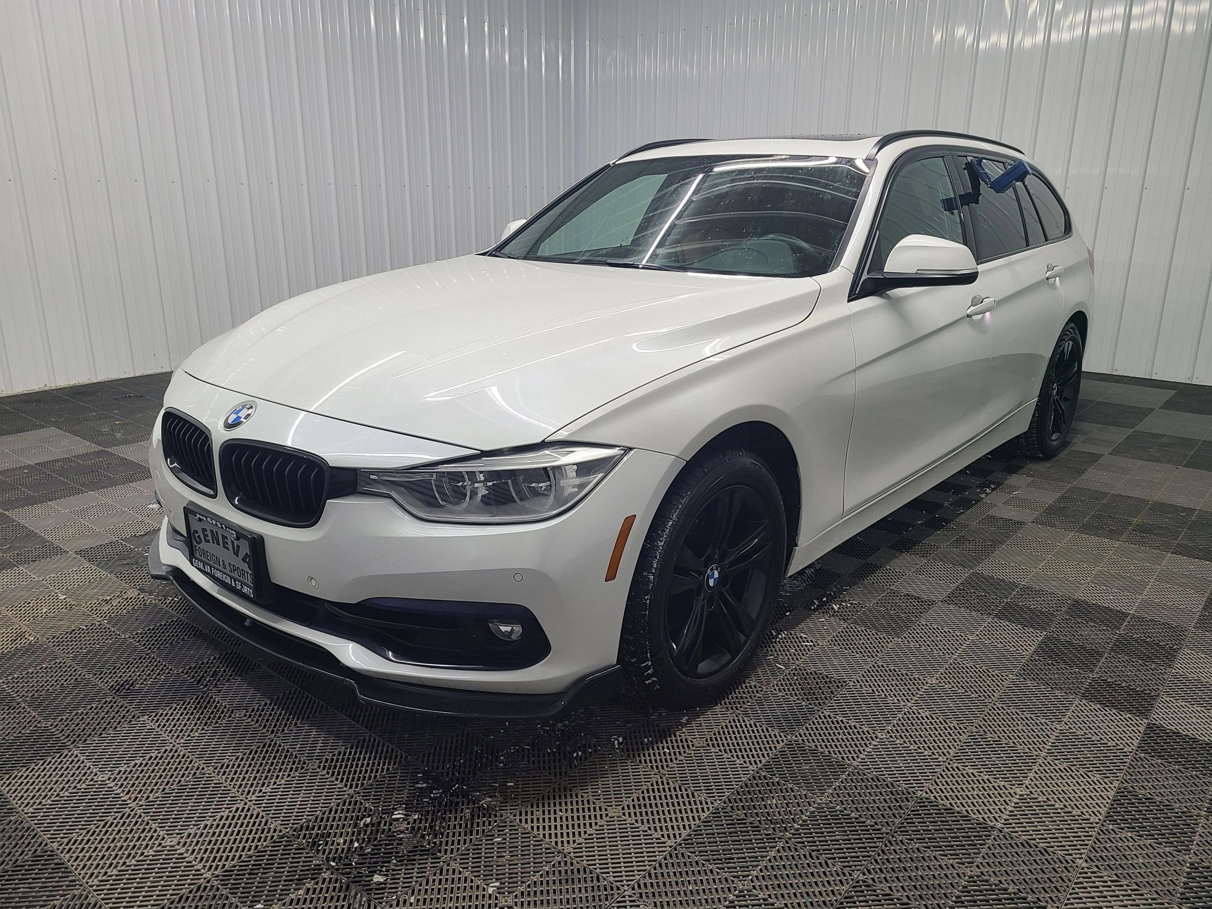 Used 2017 BMW 330i xDrive Wagon image 8