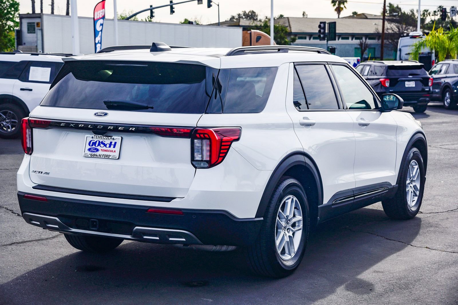 Used 2026 Ford Explorer Active w/ Active Comfort Package image 4