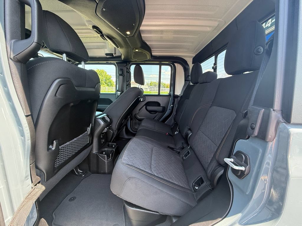 Used 2024 Jeep Gladiator Mojave w/ Convenience Group AWD/4WD image 20