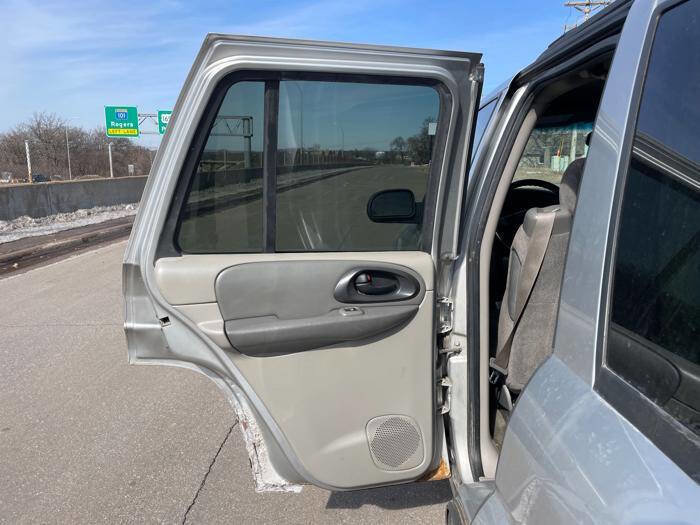 Used 2004 Chevrolet TrailBlazer LT image 26