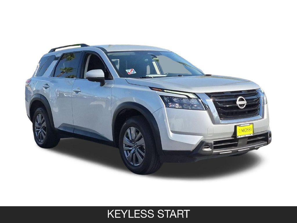 Used 2025 Nissan Pathfinder SV AWD/4WD image 2