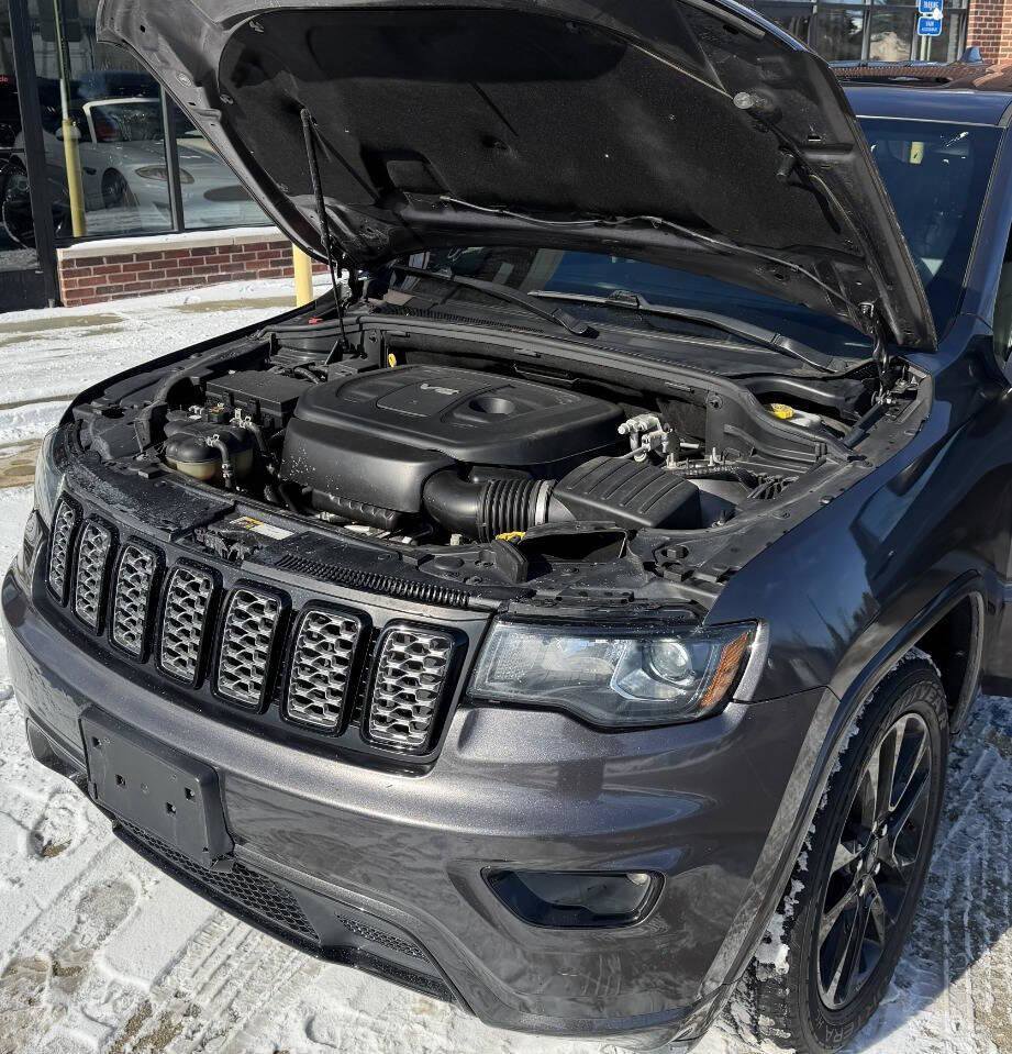Used 2018 Jeep Grand Cherokee Altitude image 39