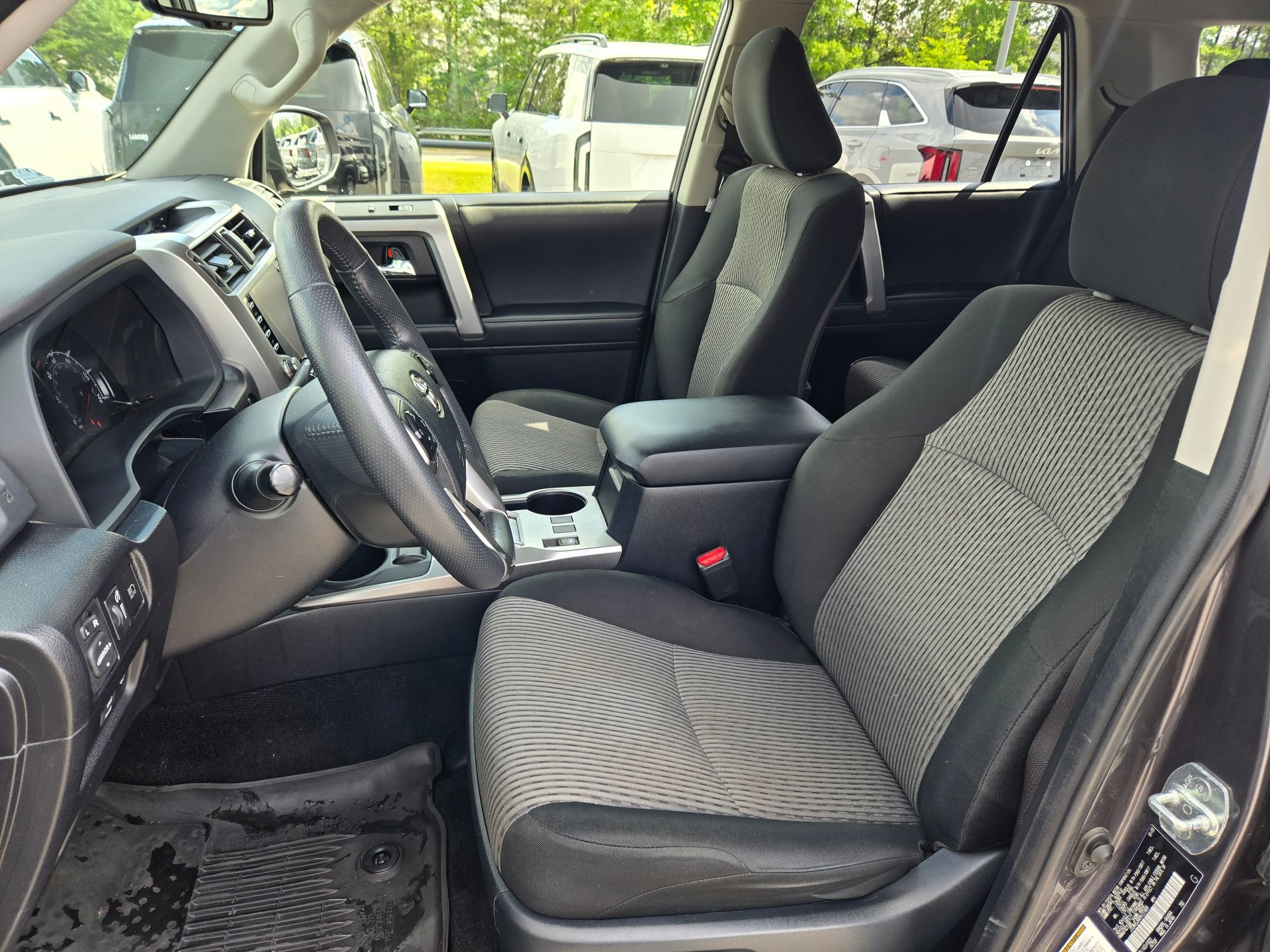 Used 2023 Toyota 4Runner SR5 AWD/4WD image 23