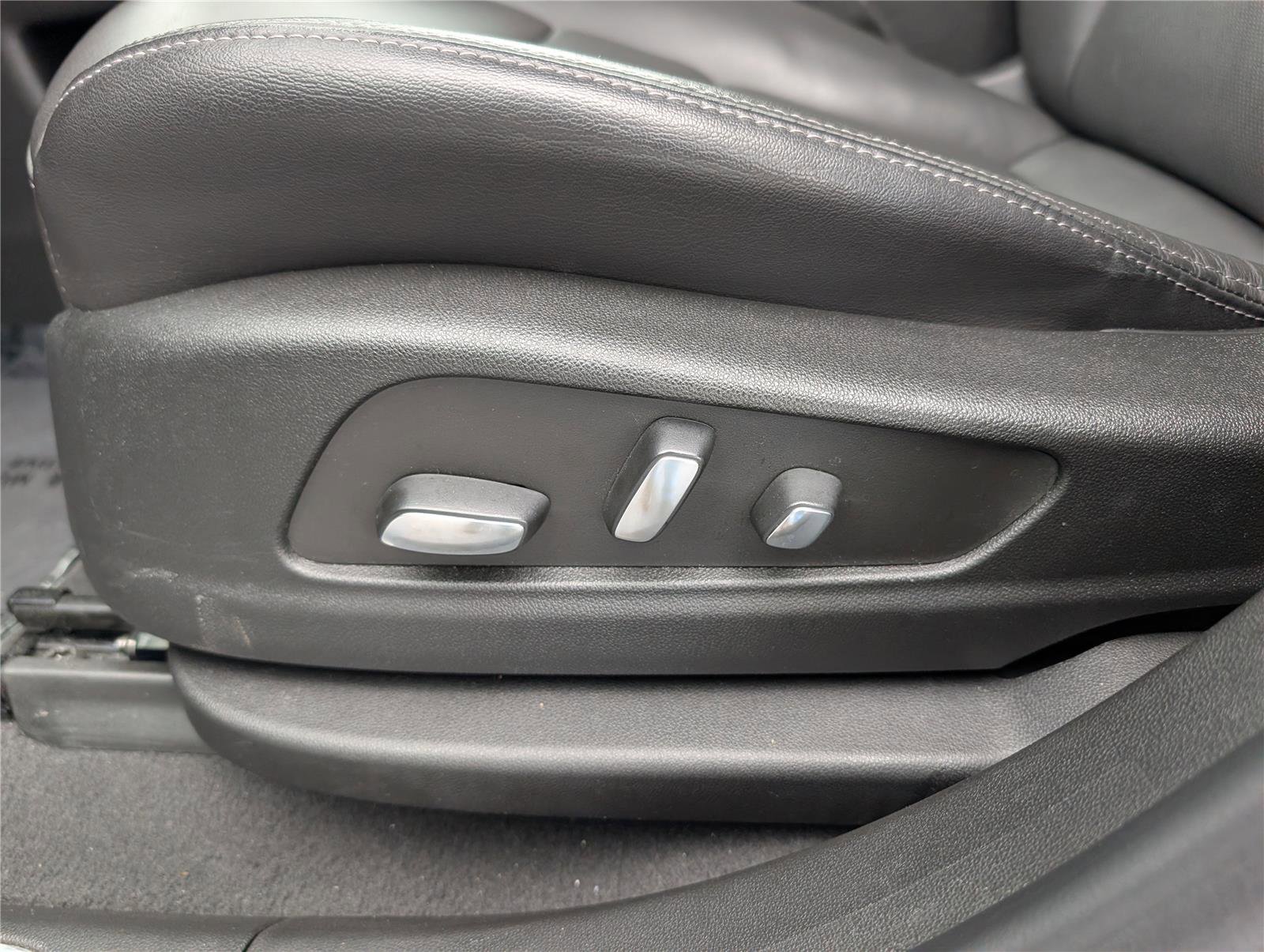 Used 2024 Cadillac XT5 Premium Luxury image 20