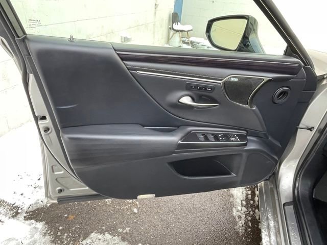 Used 2020 Lexus ES 350 w/ Luxury Package image 19