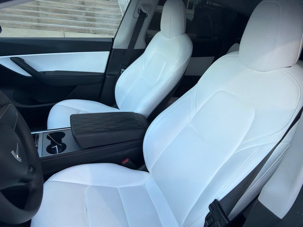Used 2022 Tesla Model Y Performance AWD/4WD image 16