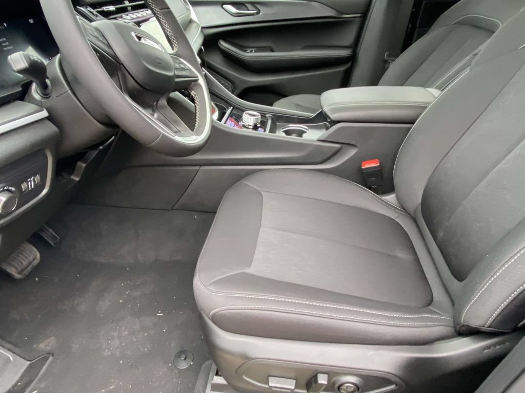 New 2026 Jeep Grand Cherokee L 2WD image 42