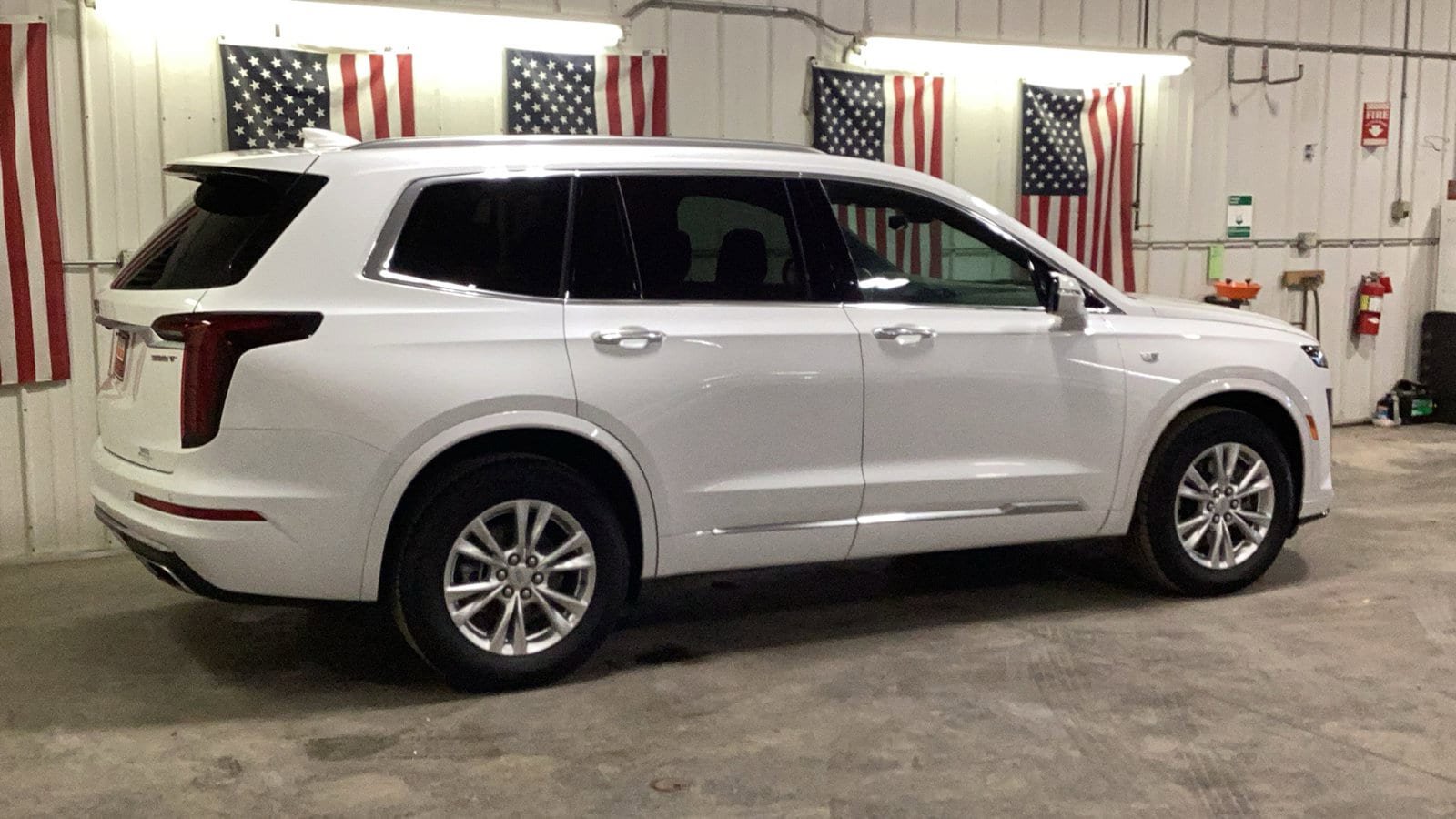Used 2024 Cadillac XT6 Luxury w/ LPO, Floor Liner Package image 18