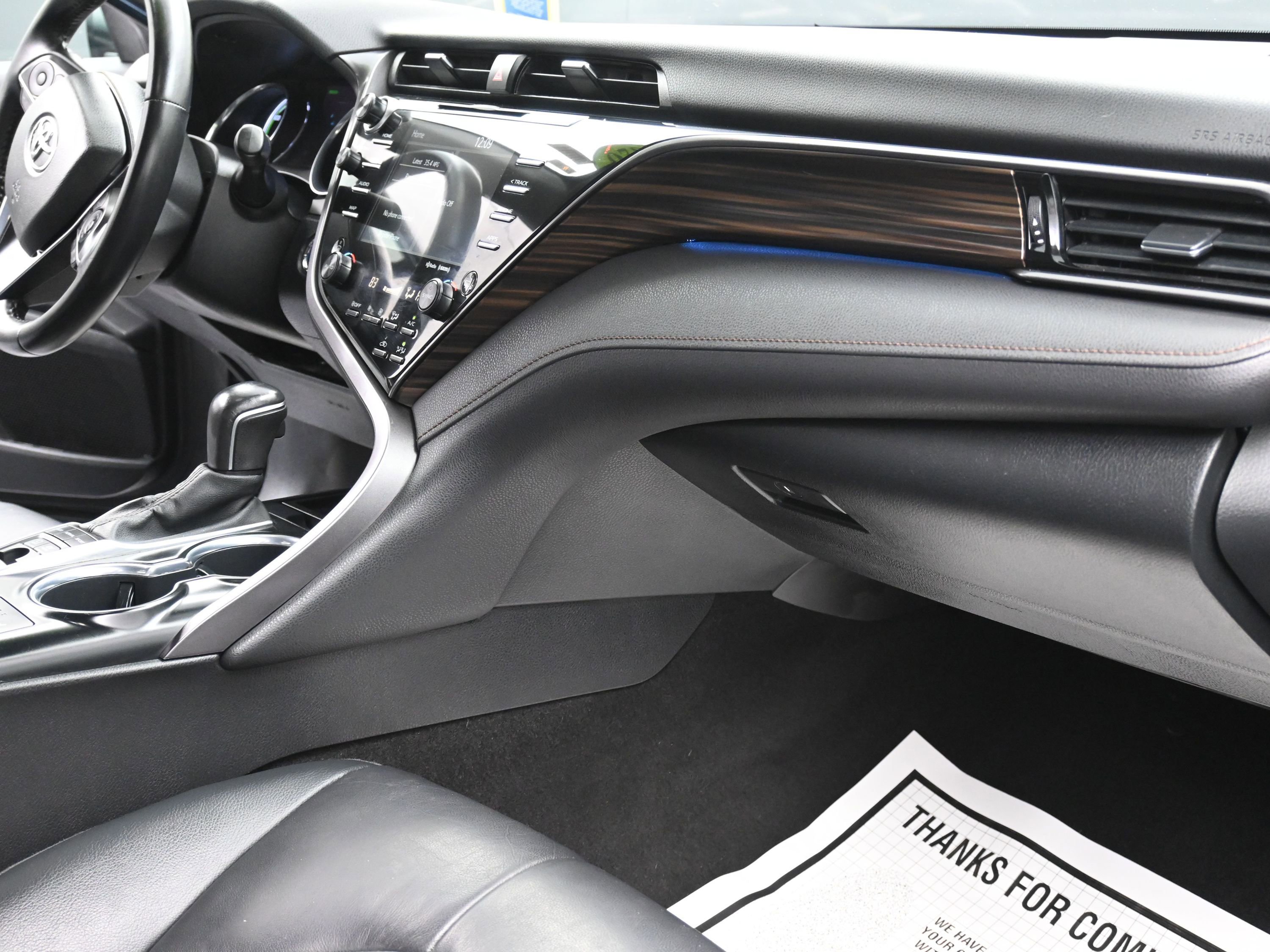 Used 2020 Toyota Camry XLE image 27