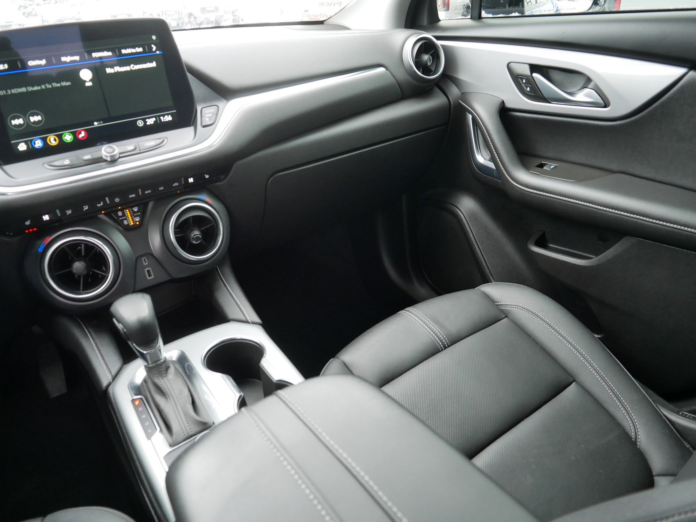 Used 2024 Chevrolet Blazer LT w/ Midnight/Sport Edition image 11