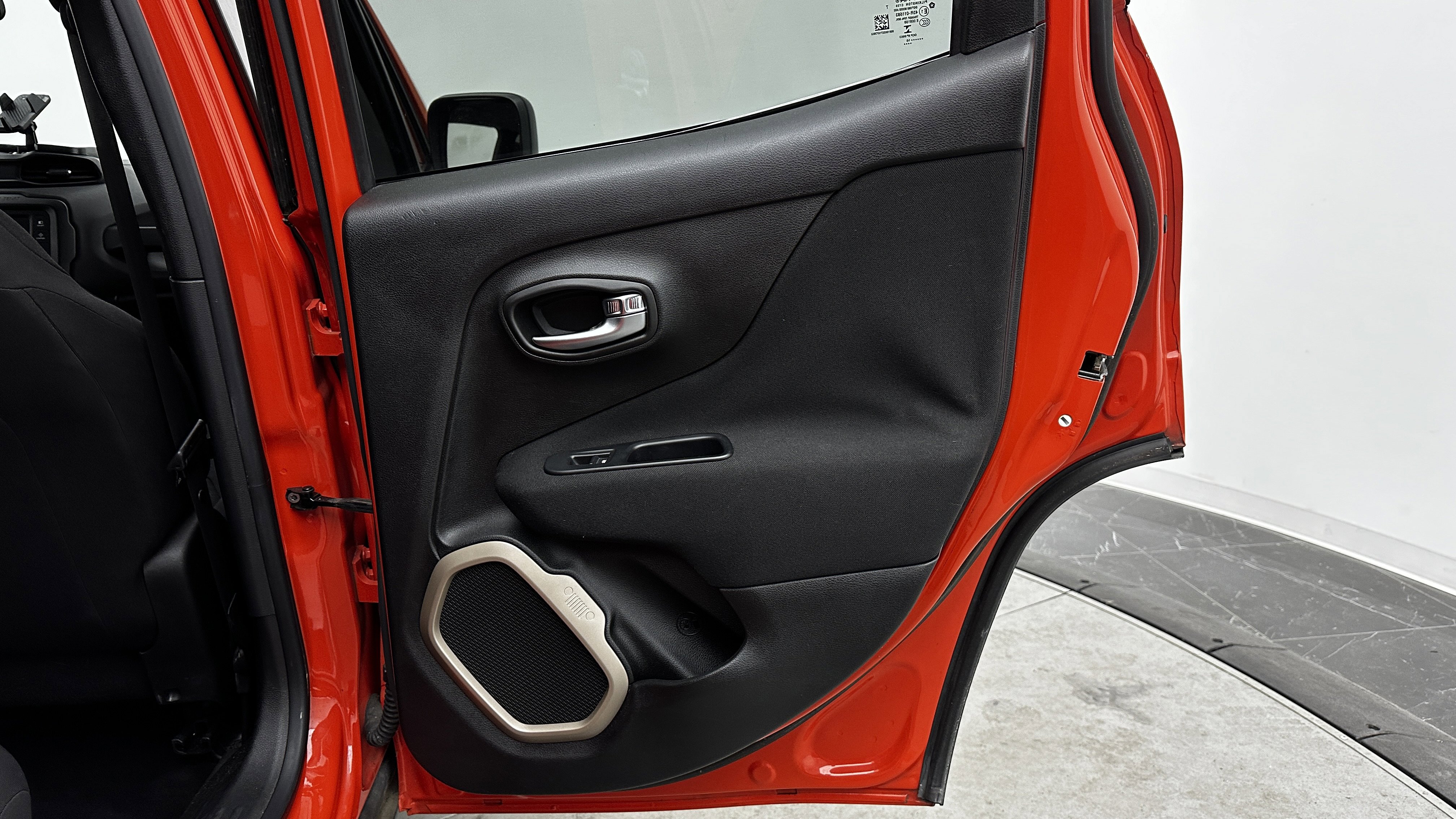 Used 2016 Jeep Renegade Sport w/ Power & Air Group image 26