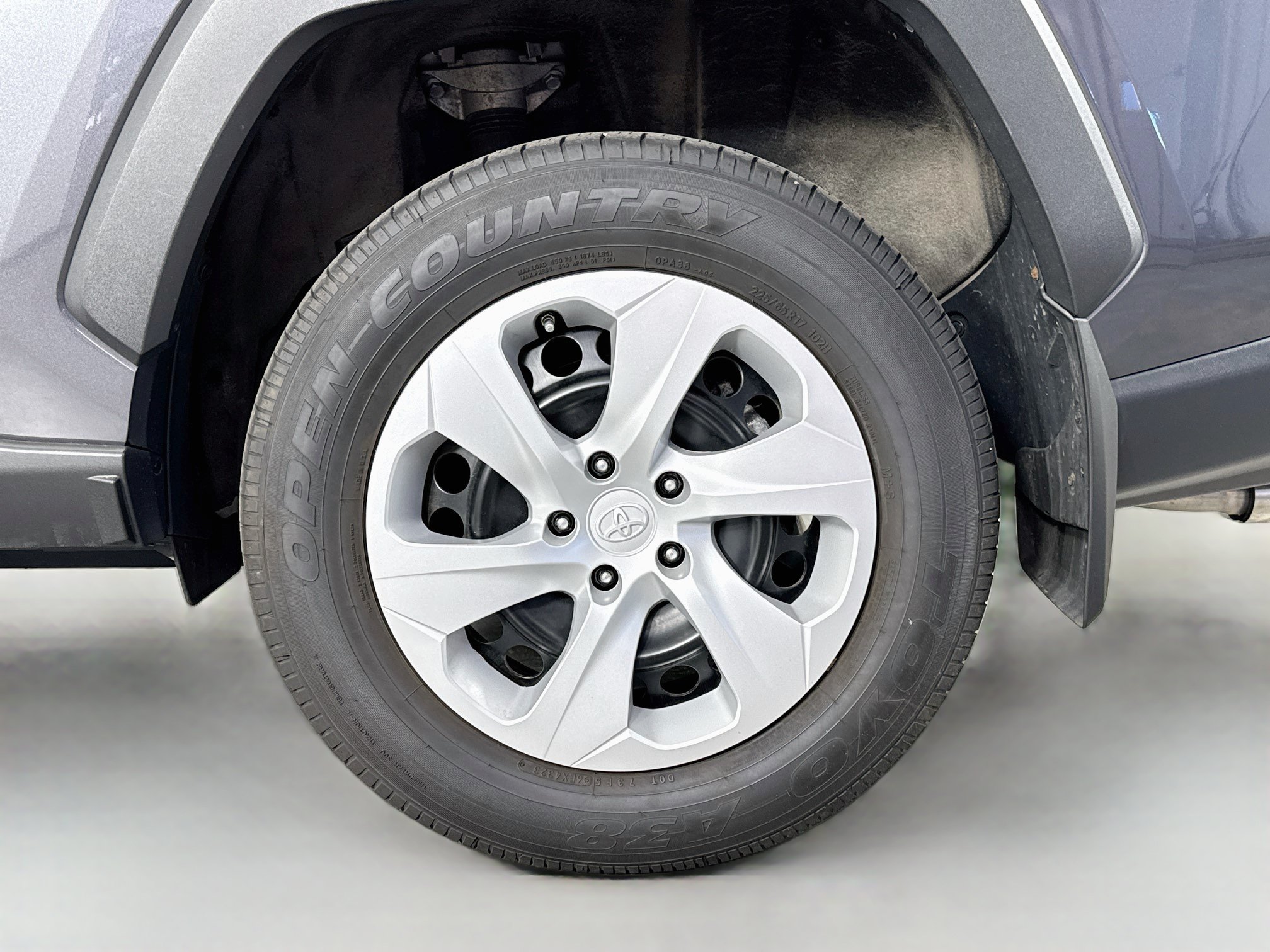 Certified 2024 Toyota RAV4 LE AWD/4WD image 29