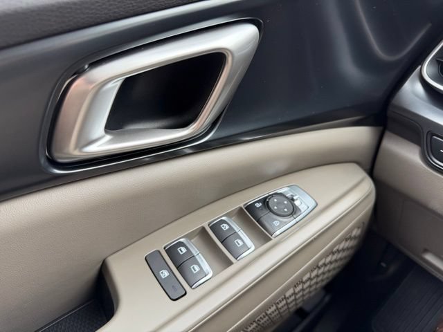 Used 2026 Kia Carnival LXS FWD image 19