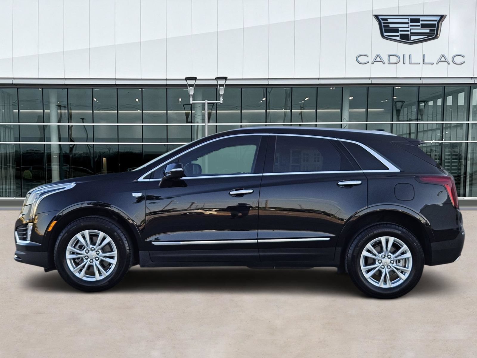 New 2026 Cadillac XT5 Luxury AWD/4WD image 3