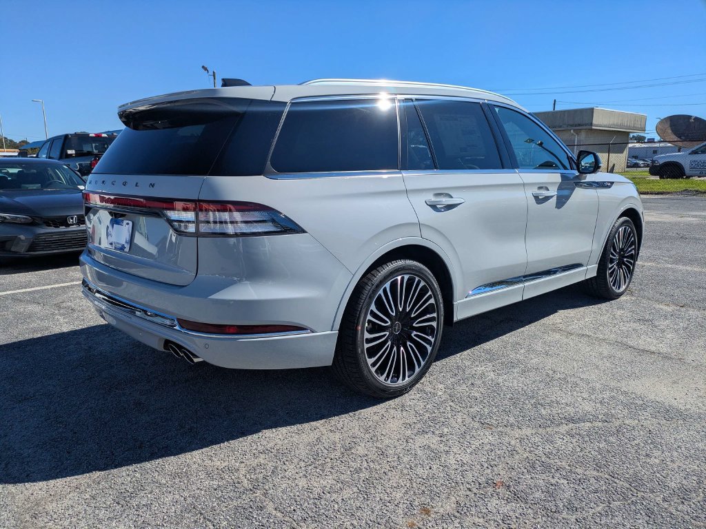 New 2027 Lincoln Aviator Black Label w/ Dynamic Handling Package AWD/4WD image 4