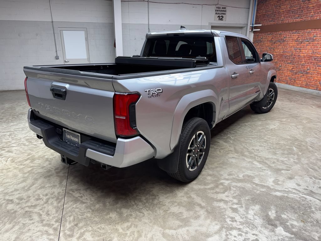 Used 2025 Toyota Tacoma TRD Sport AWD/4WD image 4
