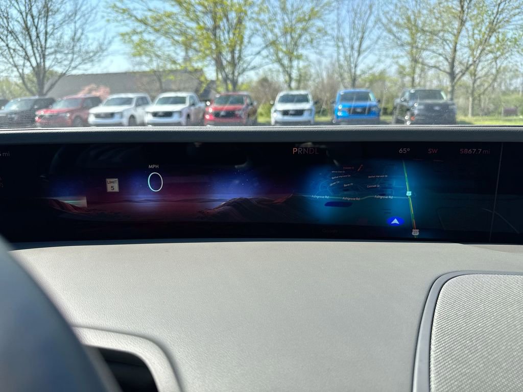 Used 2025 Lincoln Nautilus Premier AWD/4WD image 12