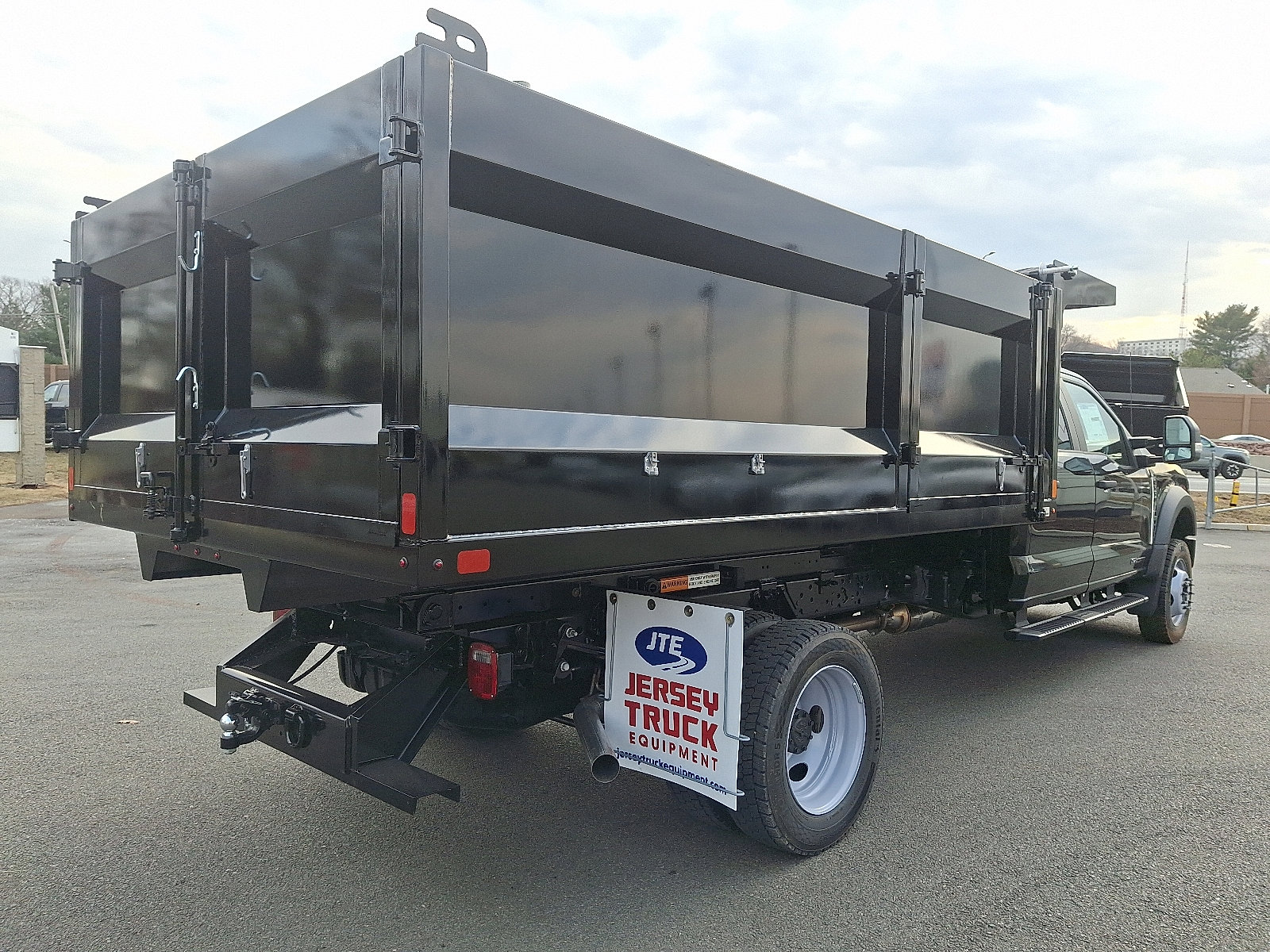 New 2024 Ford F550 4x4 Crew Cab Super Duty image 4