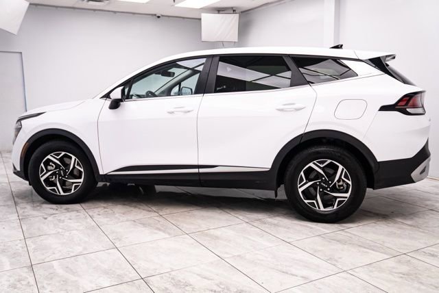 Used 2025 Kia Sportage LX image 3