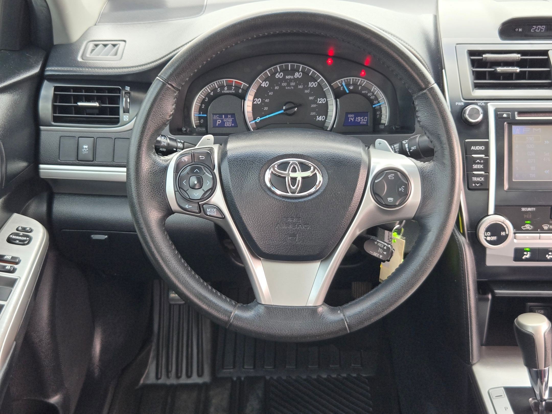 Used 2012 Toyota Camry SE FWD image 18