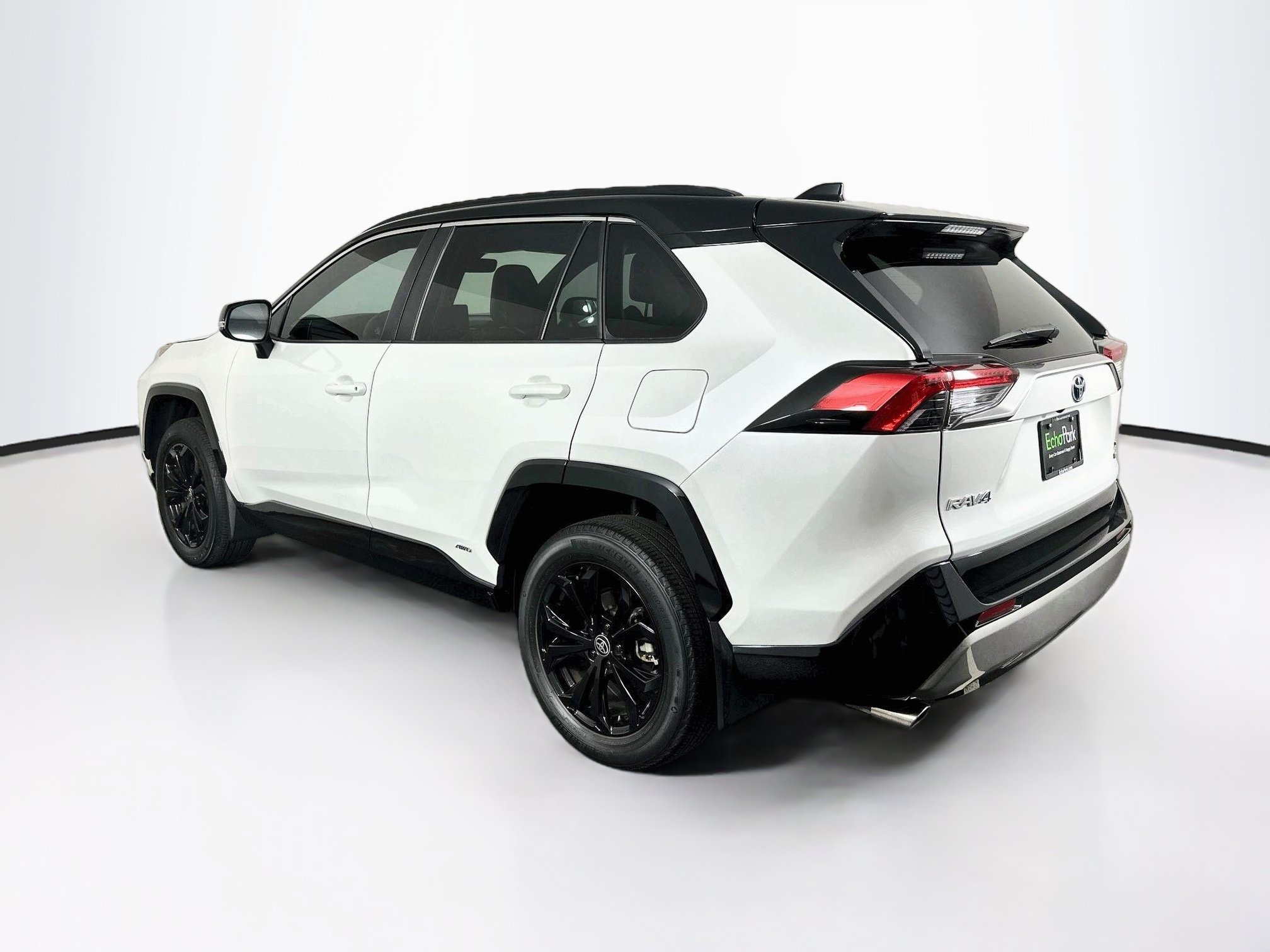 Used 2024 Toyota RAV4 XSE w/ Weather Package AWD/4WD image 5
