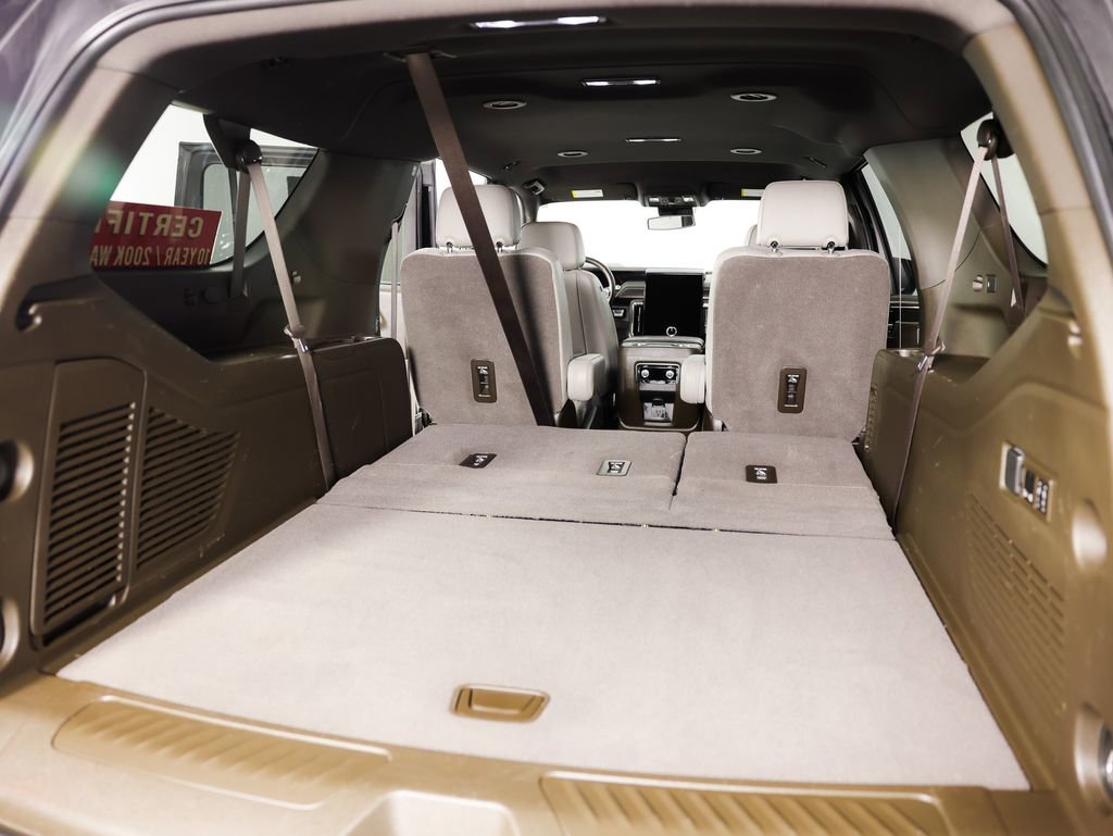 Used 2025 GMC Yukon XL Elevation image 19