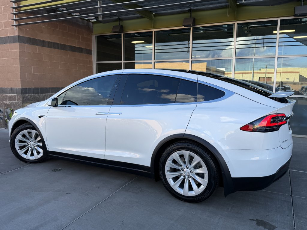 Used 2019 Tesla Model X 75D image 5