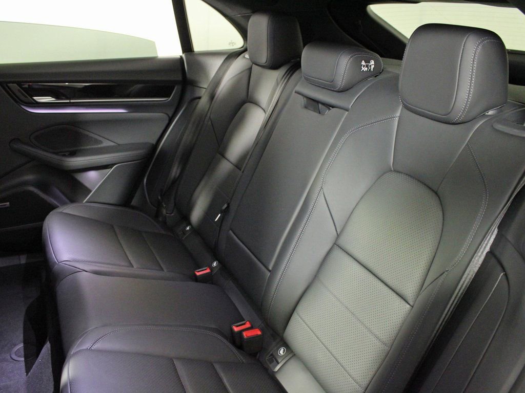 Certified 2025 Porsche Macan 4 Electric image 36