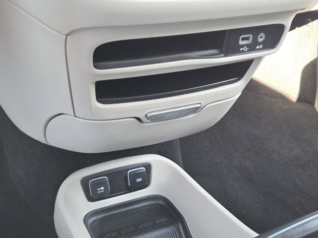 Used 2020 Chrysler Voyager Lxi FWD image 6