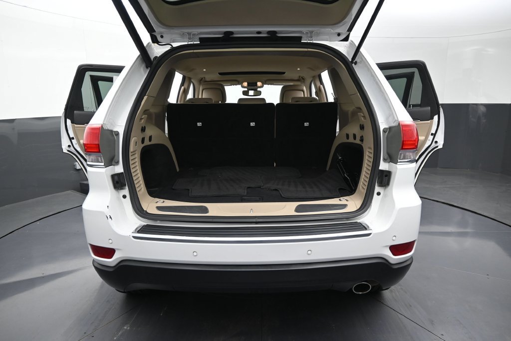 Used 2018 Jeep Grand Cherokee Limited AWD/4WD image 11