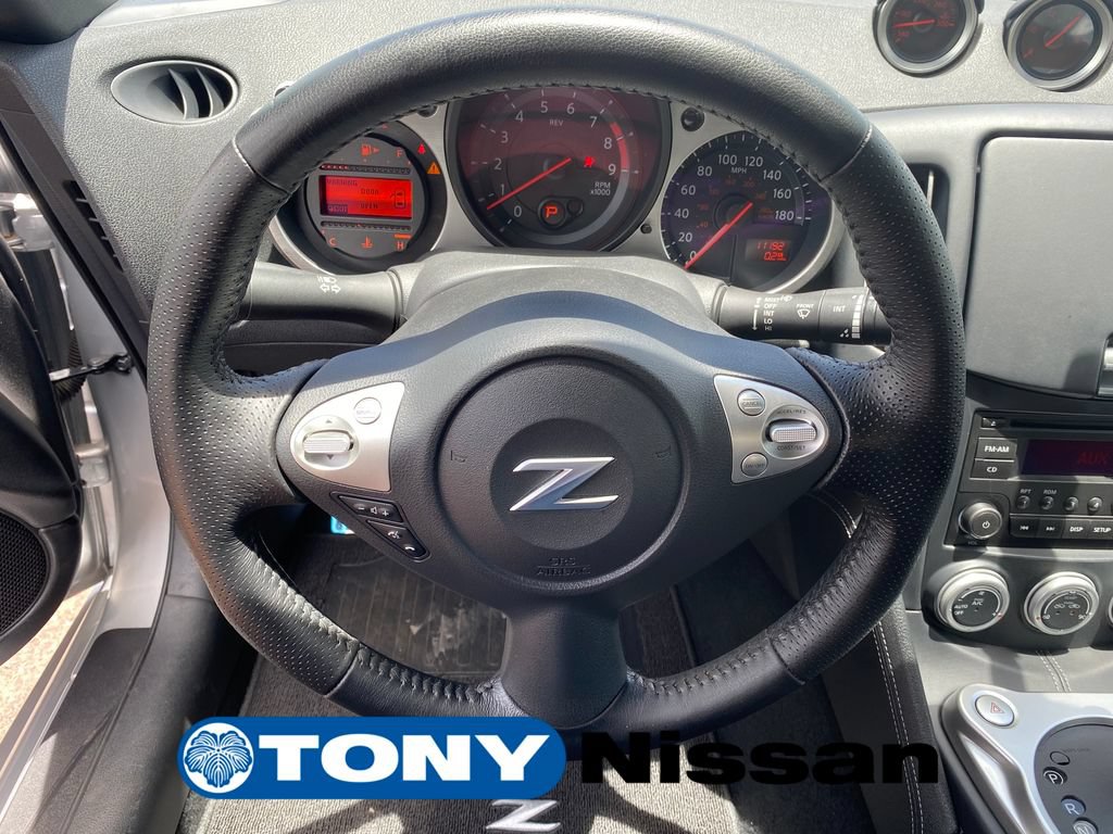 Used 2017 Nissan 370Z Coupe RWD image 14
